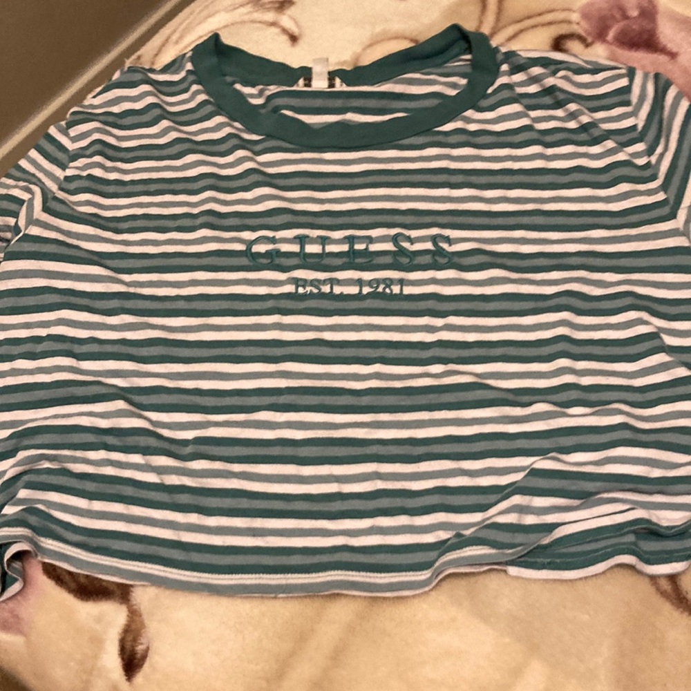 Guess, cute cropped, tee, size M